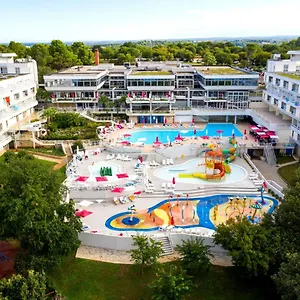 Delfin Plava Laguna 2*, Mugeba Croaţia